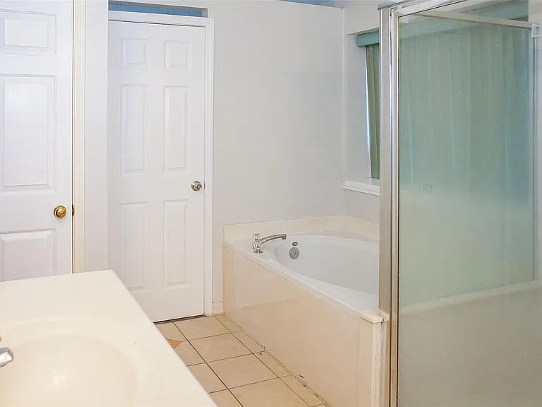 6223 Newbury Dr — Photo 20