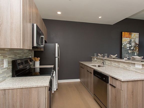 2nd image of 204 N 16th St #1023