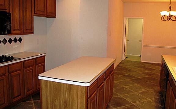 5th image of 3844 Menard Dr