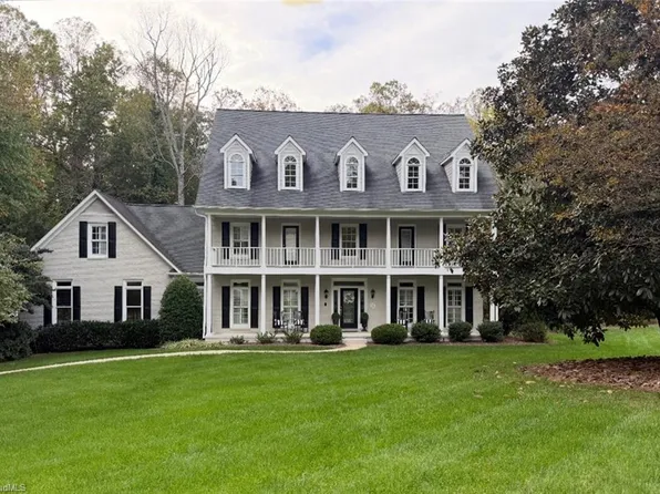 3902 Badenridge Ct, Greensboro, NC 27407