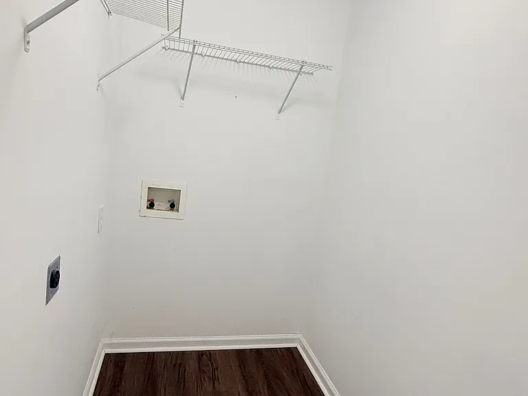 3395 Woodlake Ln — Photo 24