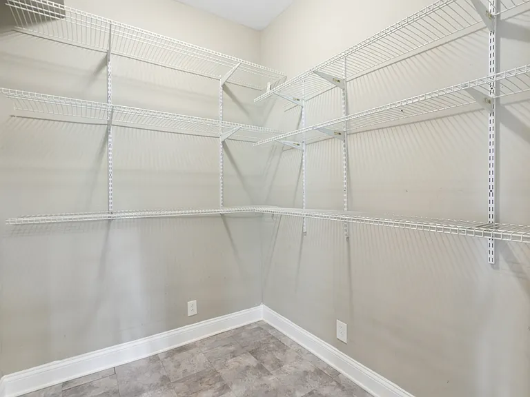 5647 Vernon Ave — Photo 8