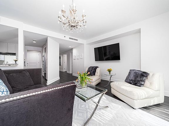 4th image of 700 Park Regency Pl #503