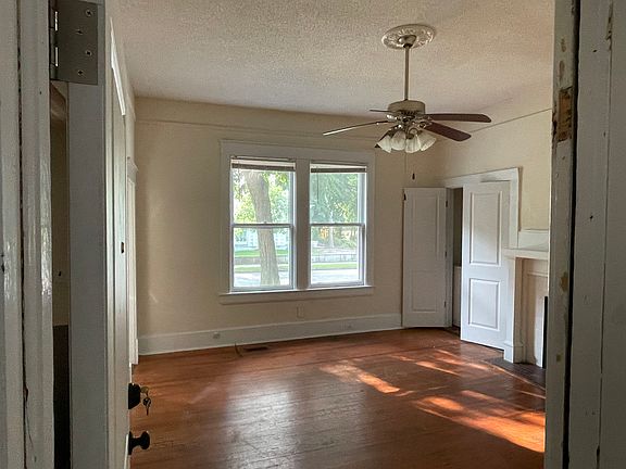 4th image of 705 E 5th St APT 1