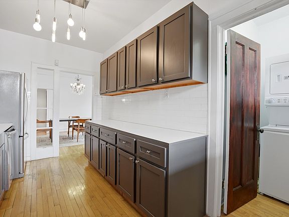 5th image of 434 S Lombard Ave APT 2