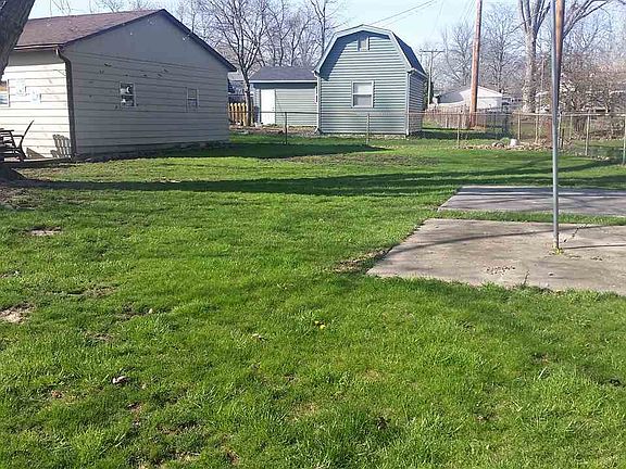 4th image of 3219 Clover Hills Dr