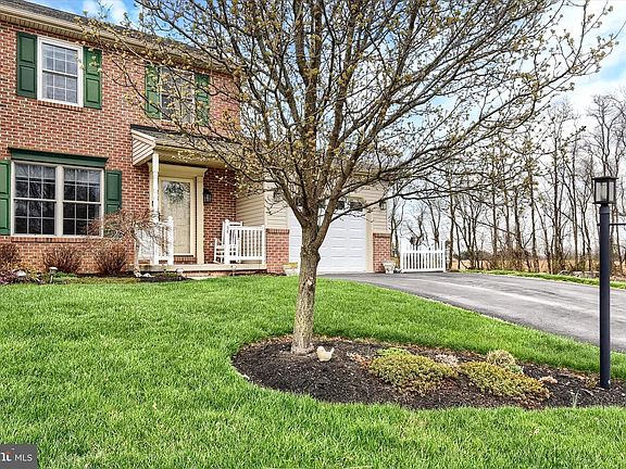 4th image of 66 Nottingham Dr