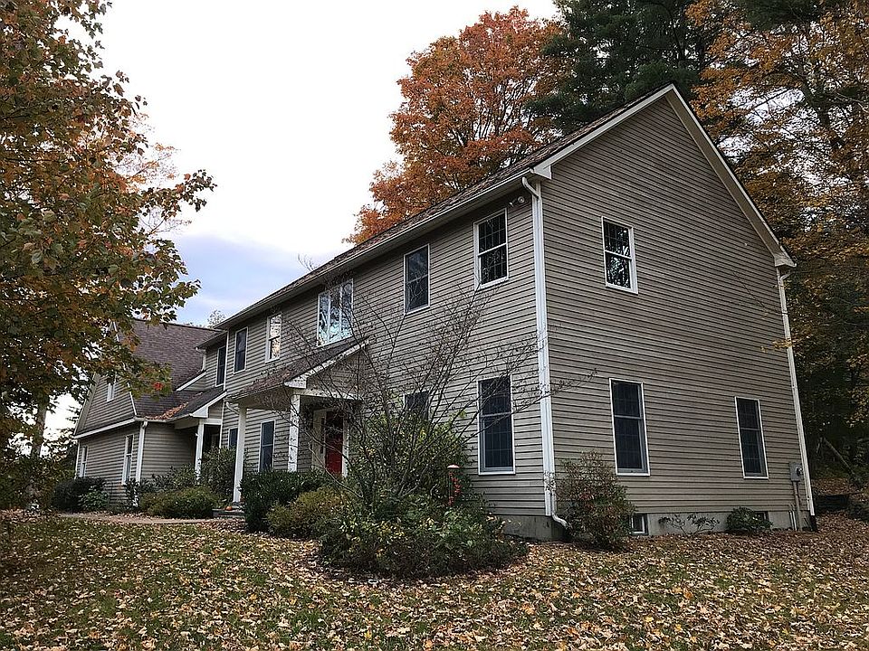 2nd image of 4 Cedar Ln