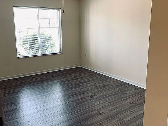 3rd image of 3085 Cumberland Ln APT 101