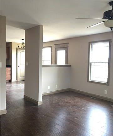 3rd image of 3448 Bradfield Dr