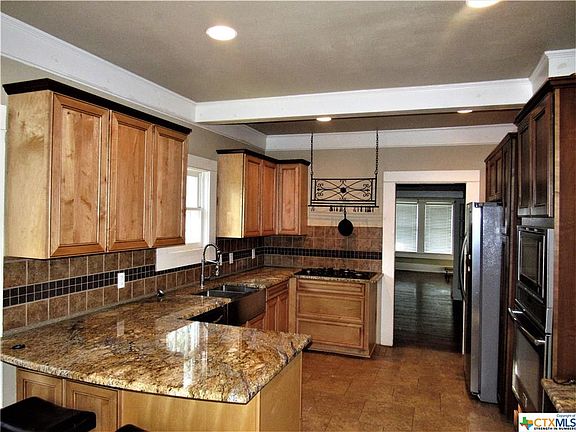 3rd image of 110 E 10th Ave