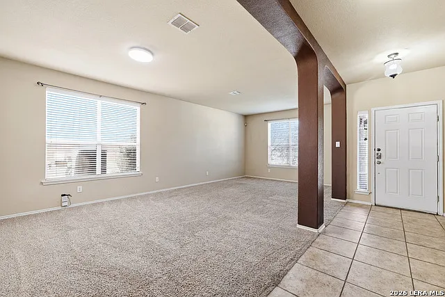 3 bed, 2.5 bath, 2331 sqft, $1,850 — Photo 3