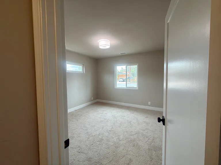 831 Monticello Dr — Photo 28