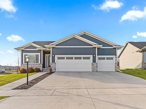 997 Thomas Cir, Tiffin, IA 52340