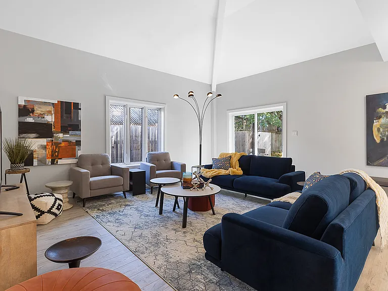 240 Blackburn Ave — Photo 3