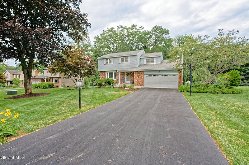 3rd image of 1073 Serafini Drive