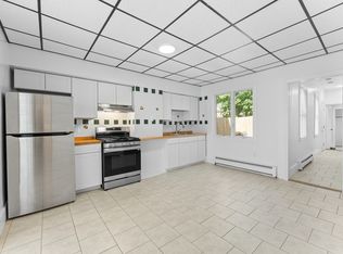 212 Princeton St APT 1, Boston, MA 02128