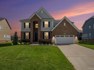 53213 Bay Laurel Ln, South Lyon, MI 48178