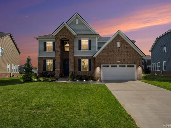 53213 Bay Laurel Ln, South Lyon, MI 48178