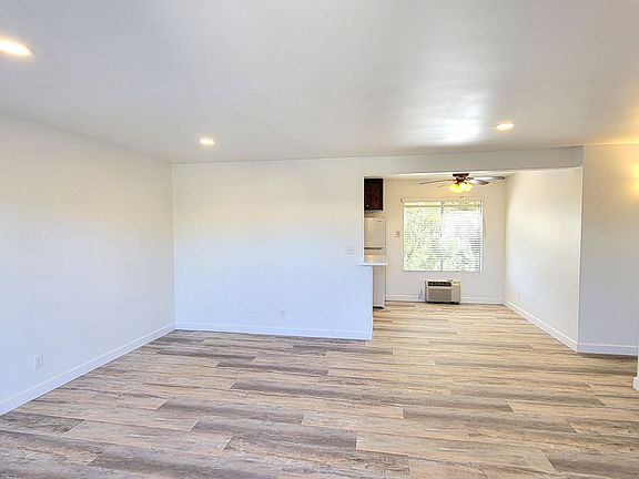 5th image of 1018 E Lexington Ave #20