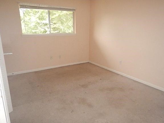 4th image of 2210 Beck St