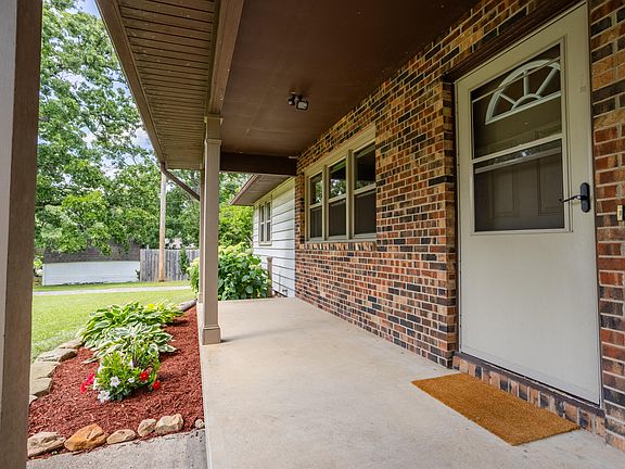2nd image of 804 N Canton Avenue