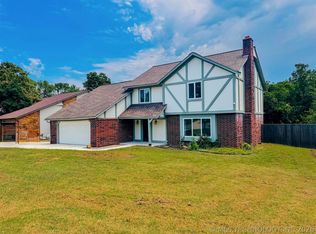 2502 W Driftwood Dr, Claremore, OK 74017