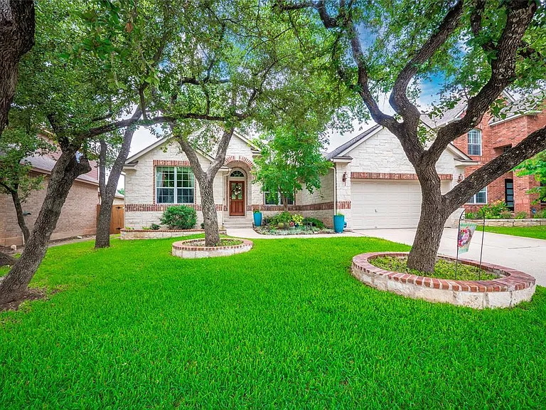 3805 Longhorn Acres St — Photo 22