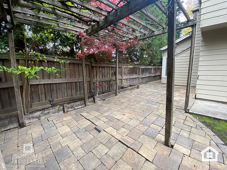 208 Todd Ave — Photo 29