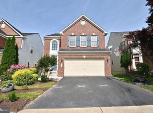 3915 Beeker Mill Pl, Chantilly, VA 20151