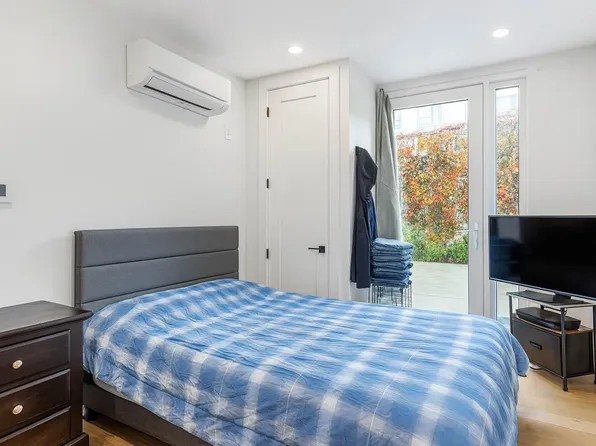 467 Grand Street image 5 of 9