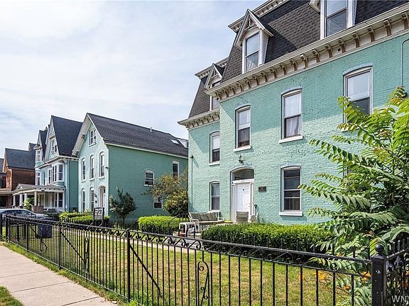 5th image of 118 Cottage St