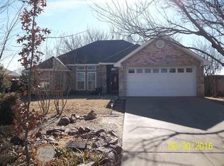 1318 Parliament St, Burkburnett, TX 76354