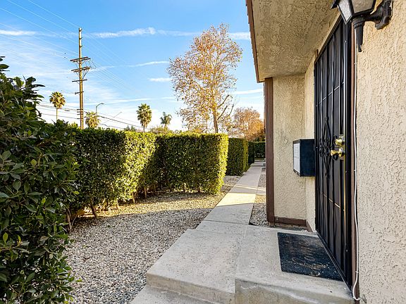 4th image of 13838 Vanowen St #2