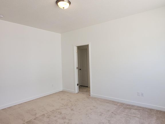 5th image of 1576 W Oakbrook Dr