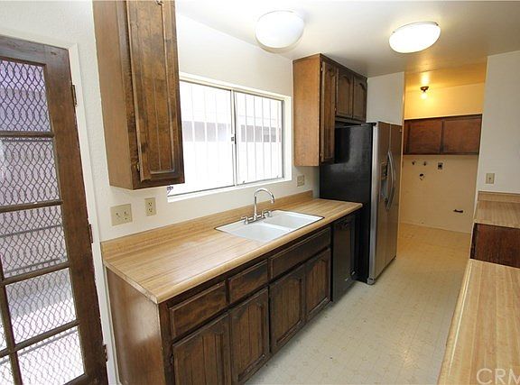 4th image of 16428 S Denker Ave