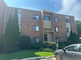 1362 E Ports O Call Dr APT 2N, Palatine, IL 60074