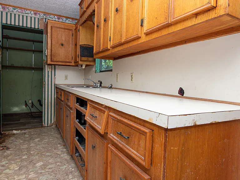 407 Nugier St — Photo 37