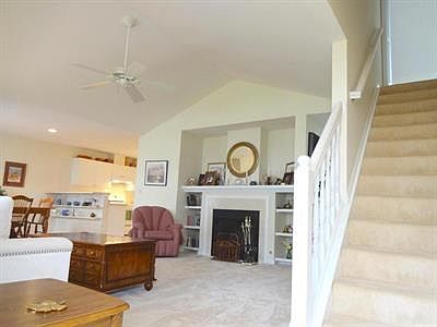 2nd image of 7848 Meadowlark Ln S