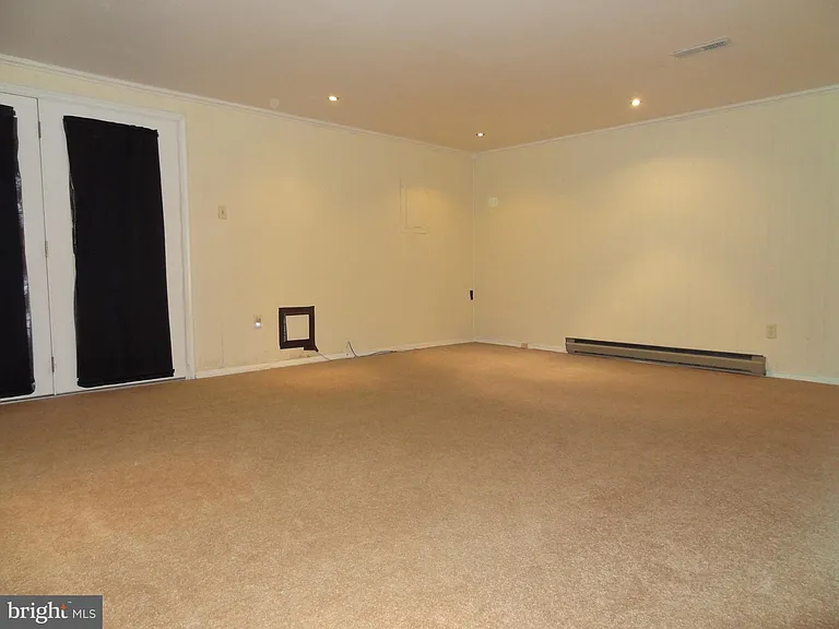 2074 Lake Grove Ln — Photo 30