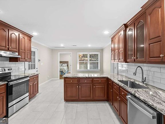 2nd image of 227 Rollingwood Cir NW