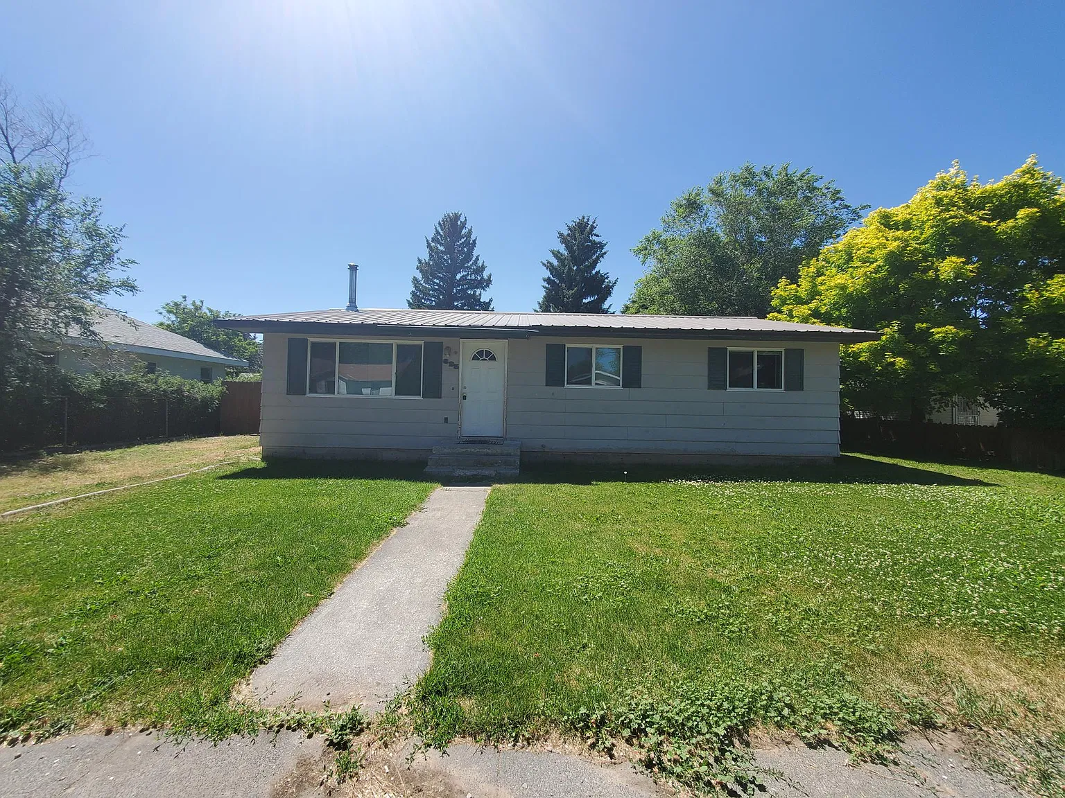 3 bed, $1,420 — Photo 1