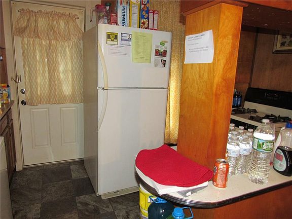 4th image of 313 Lincoln St