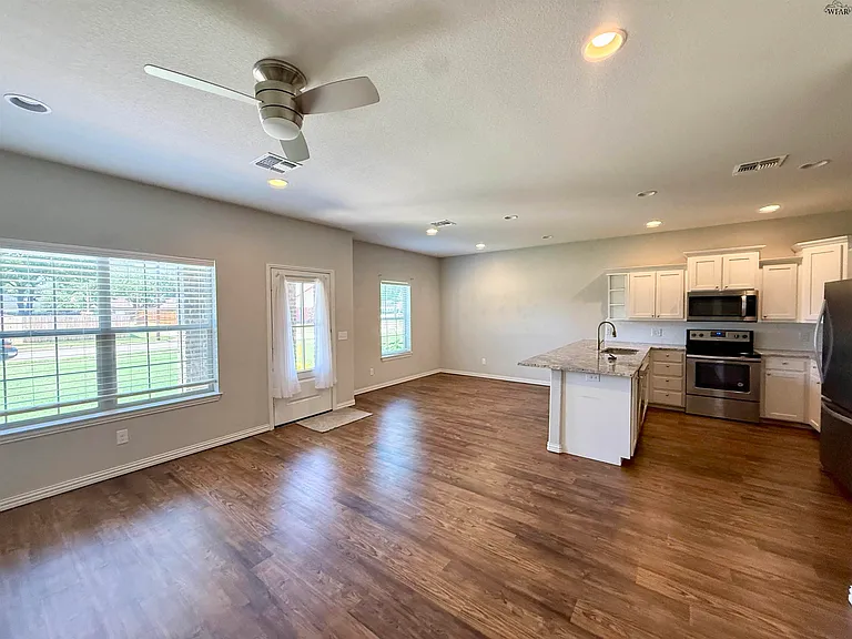 4705 Belair Blvd — Photo 6