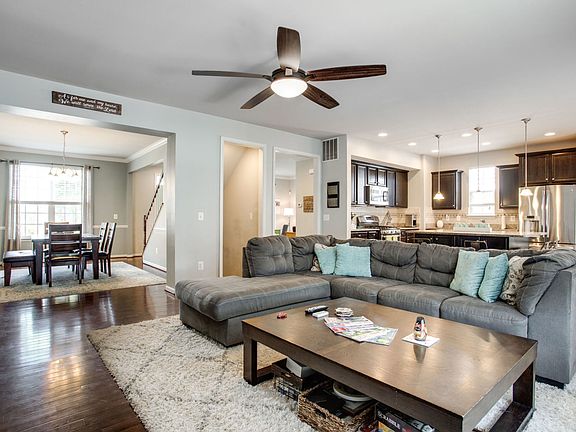 5th image of 406 Apricot St