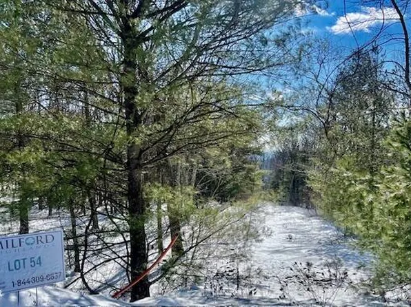 54 Skyline Dr, Milford, PA 18337