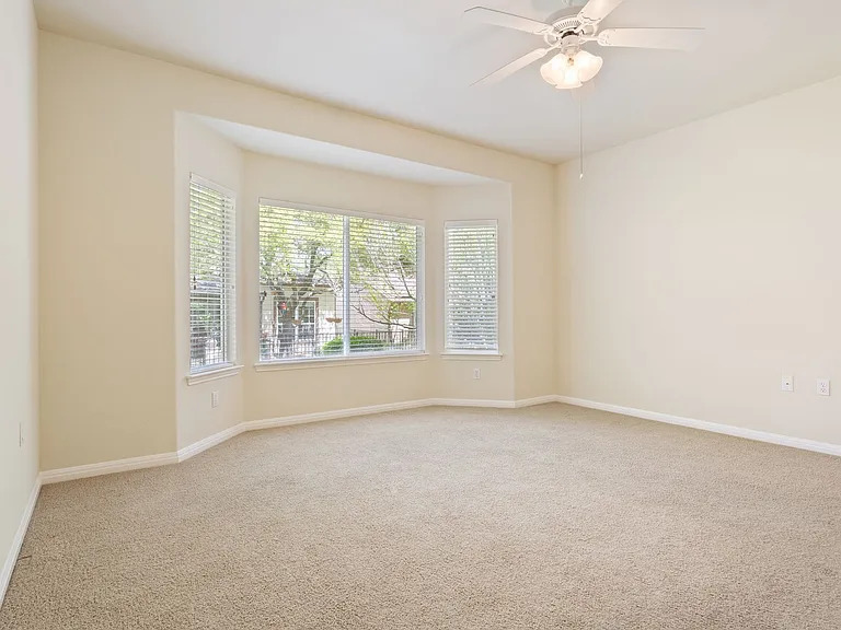 311 Dove Hollow Trl — Photo 13