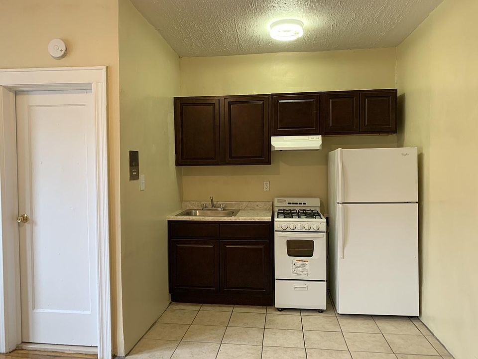1st image of 114 Westfield Ave #111
