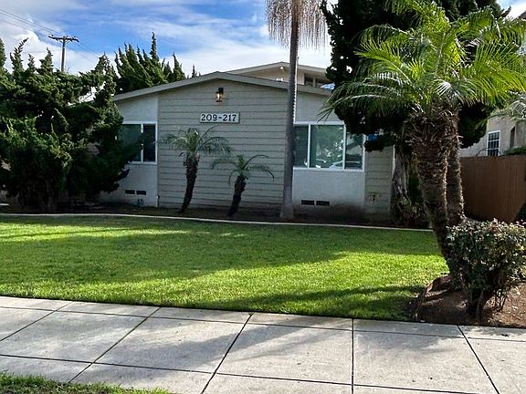 3rd image of 209-217 C Ave #209