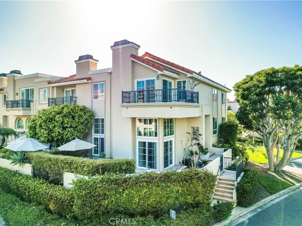 6062 Panorama Dr, Huntington Beach, CA 92648